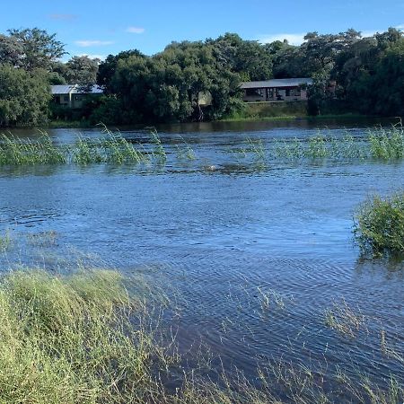 Juda Haus Lodge Katima Mulilo Dış mekan fotoğraf