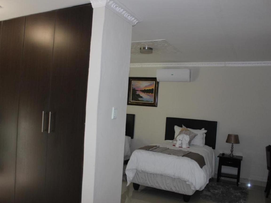 Juda Haus Lodge Katima Mulilo Dış mekan fotoğraf
