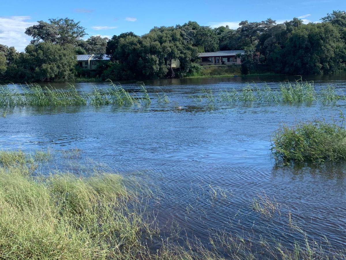 Juda Haus Lodge Katima Mulilo Dış mekan fotoğraf